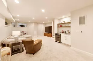 2136 W Waveland Ave, Chicago, IL 60618 - Photo 27