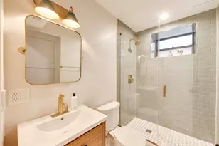 2136 W Waveland Ave, Chicago, IL 60618 - Photo 29