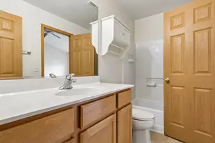 1472 Cambria Dr, Dekalb, IL 60115 - Photo 19