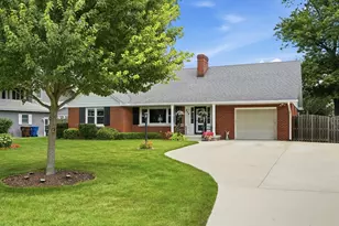 513 N West St, Peotone, IL 60468 - Photo 1