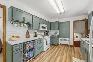35 Woodland Ave, Elgin, IL 60123 - Photo 3