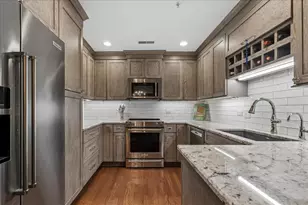 310 E Church Ave, Libertyville, IL 60048 - Photo 7