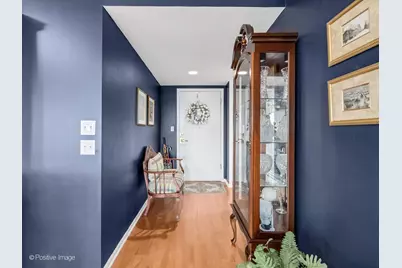 1 N Beacon Place #511, La Grange, IL 60525 - Photo 5