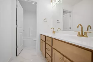 5210 Castlebar Dr, Bloomington, IL 61705 - Photo 19