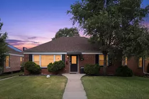 342 Frederick Ave, Bellwood, IL 60104 - Photo 1