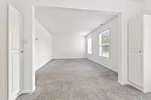 540 Devonshire Ln, Crystal Lake, IL 60014 - Photo 5