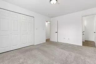 540 Devonshire Ln, Crystal Lake, IL 60014 - Photo 9
