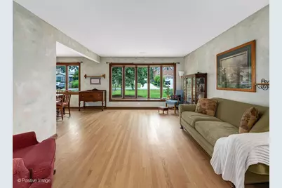 570 W Crockett Avenue, Elmhurst, IL 60126 - Photo 5
