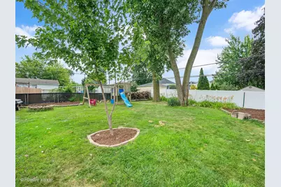 570 W Crockett Avenue, Elmhurst, IL 60126 - Photo 21