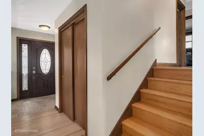570 W Crockett Avenue, Elmhurst, IL 60126 - Photo 3
