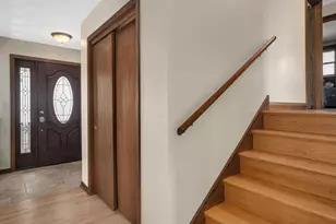 570 W Crockett Ave, Elmhurst, IL 60126 - Photo 3