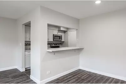 8712 Skokie Boulevard #1IN, Skokie, IL 60077 - Photo 11