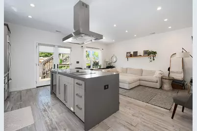 5746 N Washtenaw Avenue #2, Chicago, IL 60659 - Photo 5