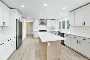 8S510 Oxford Ln, Naperville, IL 60565 - Photo 9