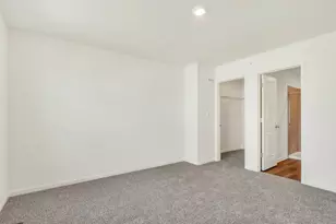 2052 Yellowstone Blvd, Mundelein, IL 60060 - Photo 11