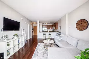 451 W Huron St, Chicago, IL 60654 - Photo 5