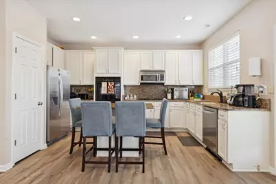 1618 Astor Avenue, Oakbrook Terrace, IL 60181 - Photo 5