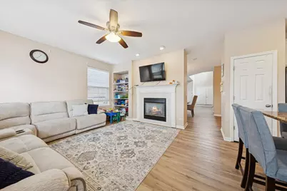 1618 Astor Avenue, Oakbrook Terrace, IL 60181 - Photo 7