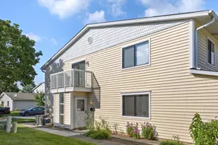 717 Whitesail Dr, Schaumburg, IL 60194 - Photo 1