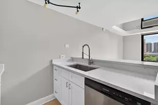 1221 N Dearborn St, Chicago, IL 60610 - Photo 5