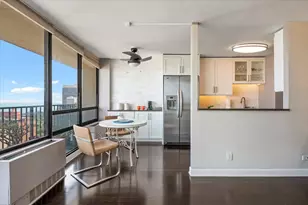 3150 N Sheridan Rd, Chicago, IL 60657 - Photo 7