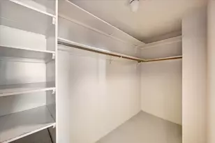 3150 N Sheridan Rd, Chicago, IL 60657 - Photo 17