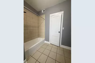 5714 W Cermak Road #2E, Cicero, IL 60804 - Photo 9