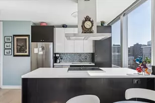 1300 N Astor St, Chicago, IL 60610 - Photo 9