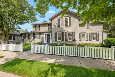 133 S River Lane, Geneva, IL 60134 - Photo 1