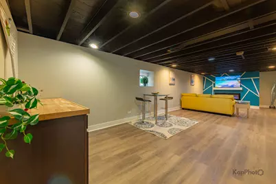 9350 S Manistee Avenue, Chicago, IL 60617 - Photo 27