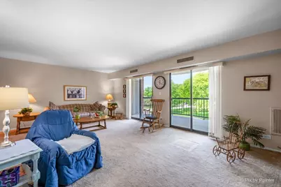 1605 E Central Road #301A, Arlington Heights, IL 60005 - Photo 9