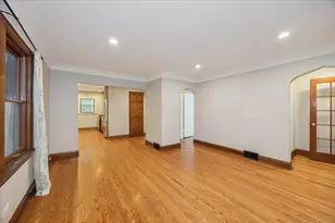 9048 Maple Ave, Burr Ridge, IL 60527 - Photo 5