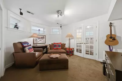 2583 W Montrose Avenue #1, Chicago, IL 60618 - Photo 17