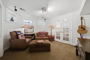 2583 W Montrose Ave, Chicago, IL 60618 - Photo 17