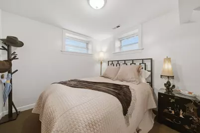 2583 W Montrose Avenue #1, Chicago, IL 60618 - Photo 15