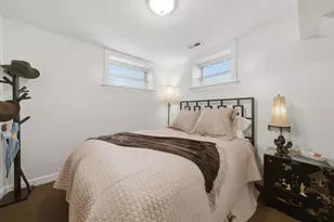 2583 W Montrose Ave, Chicago, IL 60618 - Photo 15