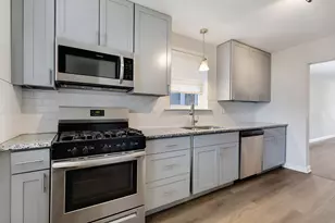 9515 S Woodlawn Ave, Chicago, IL 60628 - Photo 11