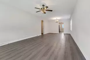 9515 S Woodlawn Ave, Chicago, IL 60628 - Photo 7