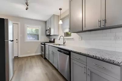 9515 S Woodlawn Avenue, Chicago, IL 60628 - Photo 9