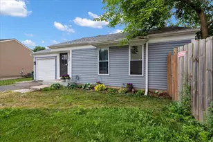 2615 Wheatfield Ct, Aurora, IL 60502 - Photo 3