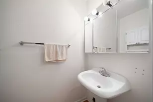 841 W Belle Plaine Ave, Chicago, IL 60613 - Photo 37