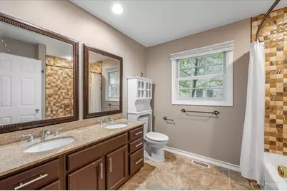 34439 N Hickory Lane, Round Lake, IL 60073 - Photo 15