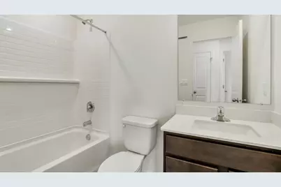 2048 Yellowstone Boulevard, Mundelein, IL 60060 - Photo 25