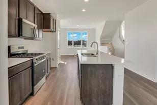 2048 Yellowstone Blvd, Mundelein, IL 60060 - Photo 11