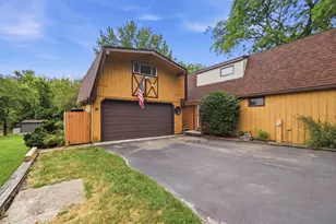 118 NE Valhalla Dr, Poplar Grove, IL 61065 - Photo 3