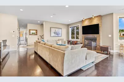 1500 W Huron Street #C, Chicago, IL 60642 - Photo 9