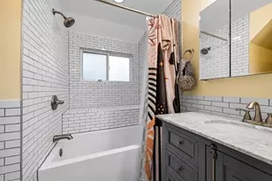 3650 W Oakdale Ave, Chicago, IL 60618 - Photo 7