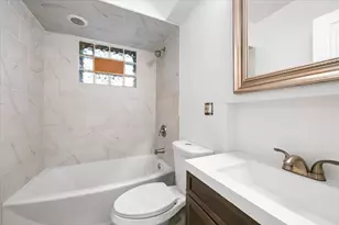 3650 W Oakdale Ave, Chicago, IL 60618 - Photo 19