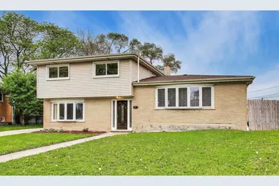 10128 Parke Avenue, Oak Lawn, IL 60453 - Photo 1