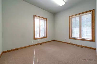 1017 W Park Avenue #B, Libertyville, IL 60048 - Photo 7